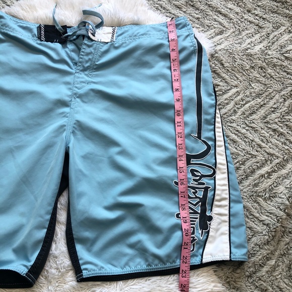 QUICKSILVER mens board / swim shorts - Picture 6 of 11